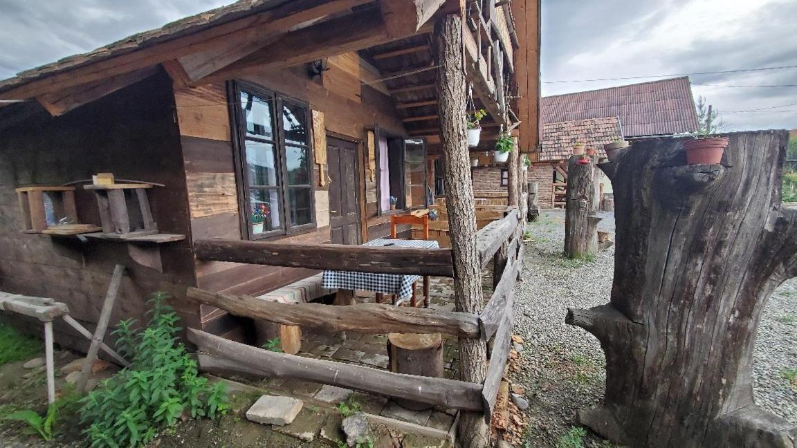 Casa Rustic Feher & Fekete Vendeghazak Sovata Exterior photo