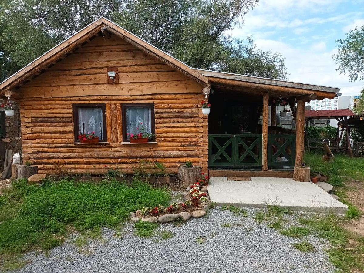 Casa Rustic Feher & Fekete Vendeghazak Sovata Exterior photo